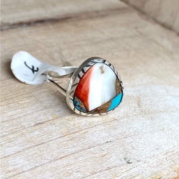 Spiny Oyster Turquoise Ring - Picture 10 of 16